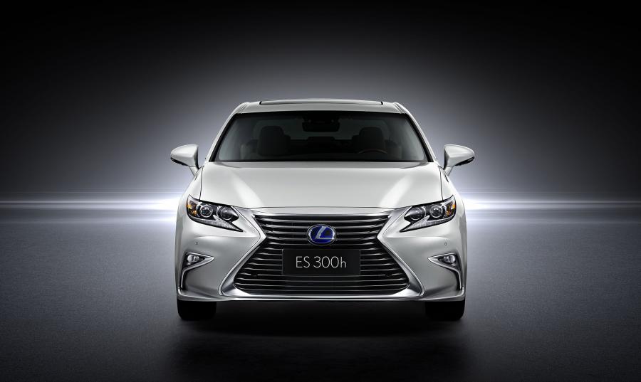  Lexus ES300h 2015 года  (фото 3 из 7)